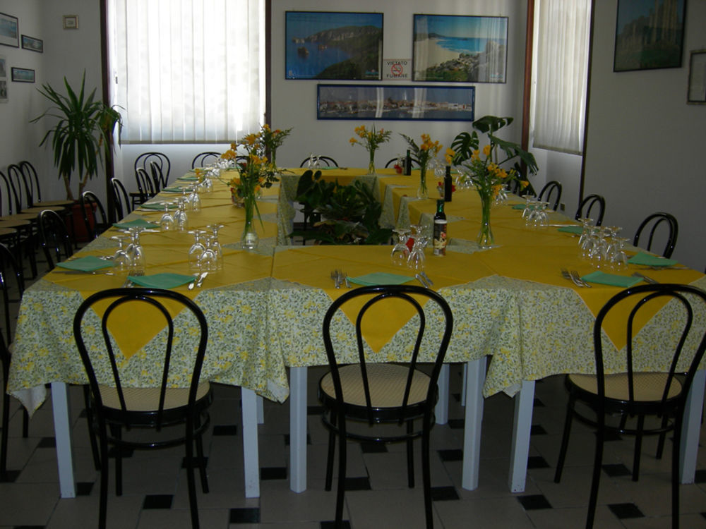 Hotel Fjby กาลาเซตตา ภายนอก รูปภาพ